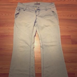 Light wash wide bottom jeans